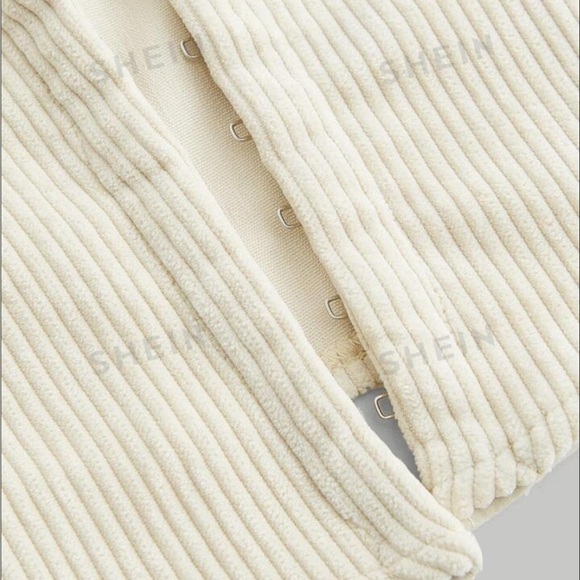 Halter top from Shein - Picture 2 of 6